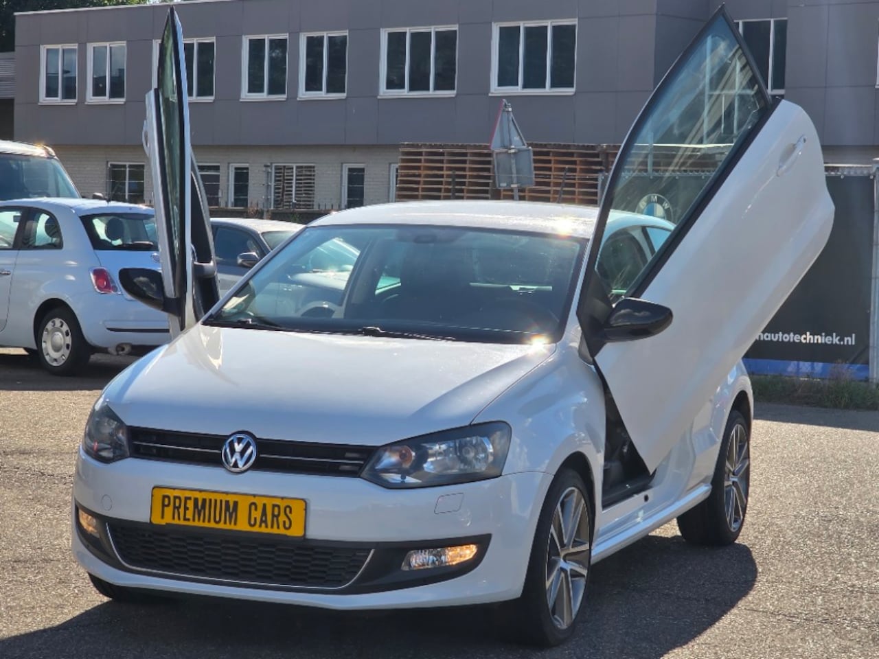 Volkswagen Polo - 1.2 TSI Match ( Highline ) Lambo Deuren / Navi / Airco / PDC - AutoWereld.nl