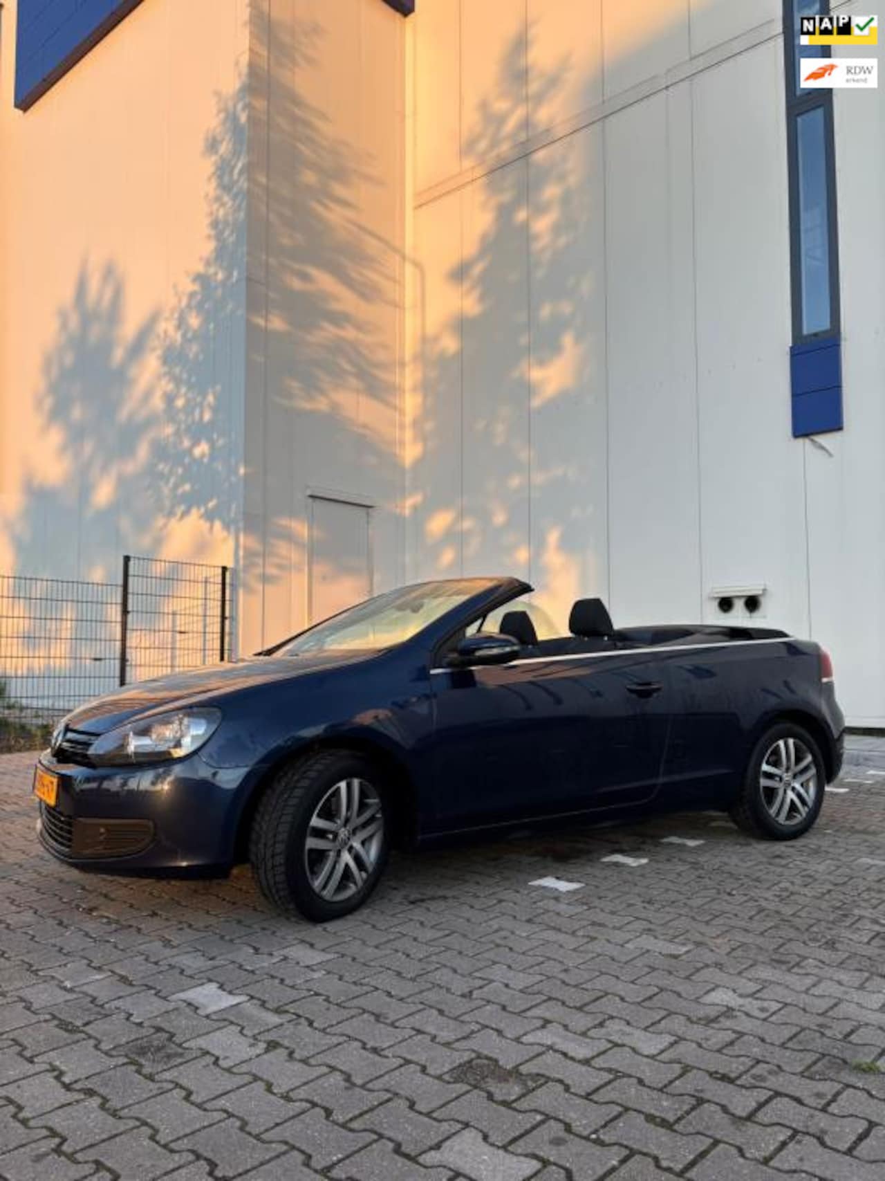 Volkswagen Golf Cabriolet - 1.2 TSI BlueMotion cabrio stoelverwarming 2013 142673 km - AutoWereld.nl