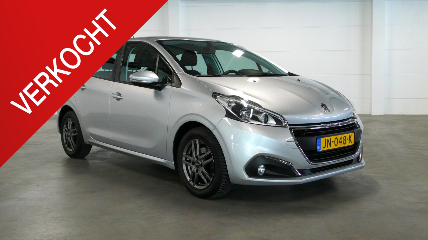 Peugeot 208 - 1.2 PureTech Blue Lion | Navi | DAB radio| PDC - AutoWereld.nl
