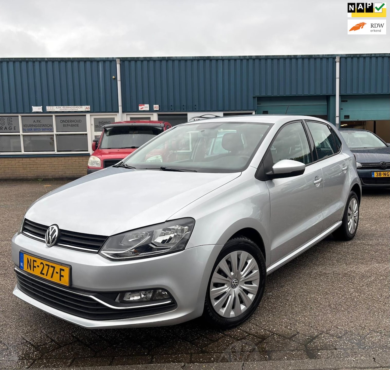Volkswagen Polo - 1.0 Comfortline | Lage KM Stand NAP | Carplay | Nieuwe APK |Airco |Bluetooth | EL Ramen | - AutoWereld.nl
