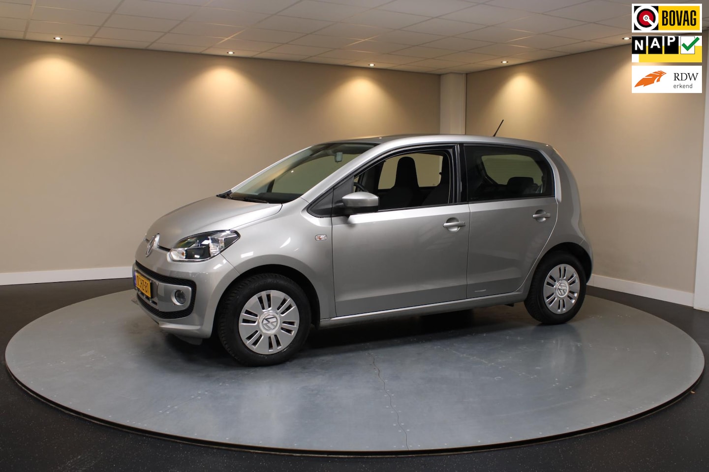 Volkswagen Up! - 1.0 move up! *Automaat* Stoelverw.|Navi|Airco|5 Deurs|NAP - AutoWereld.nl