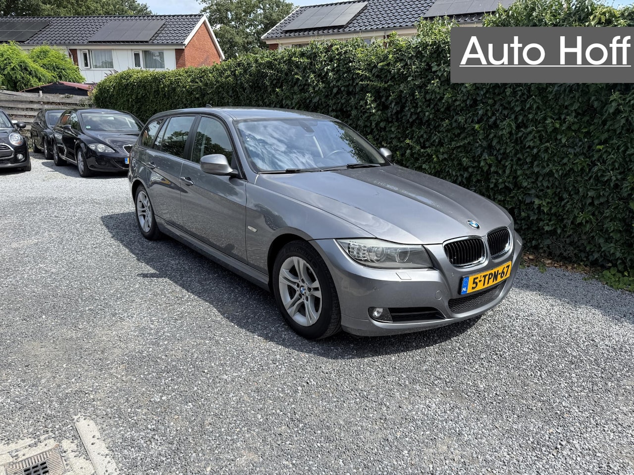 BMW 3-serie Touring - 318d Business Line Automaat | Xenon | Navi | Autom. Airco | Cruise Control | Trekhaak | LM - AutoWereld.nl