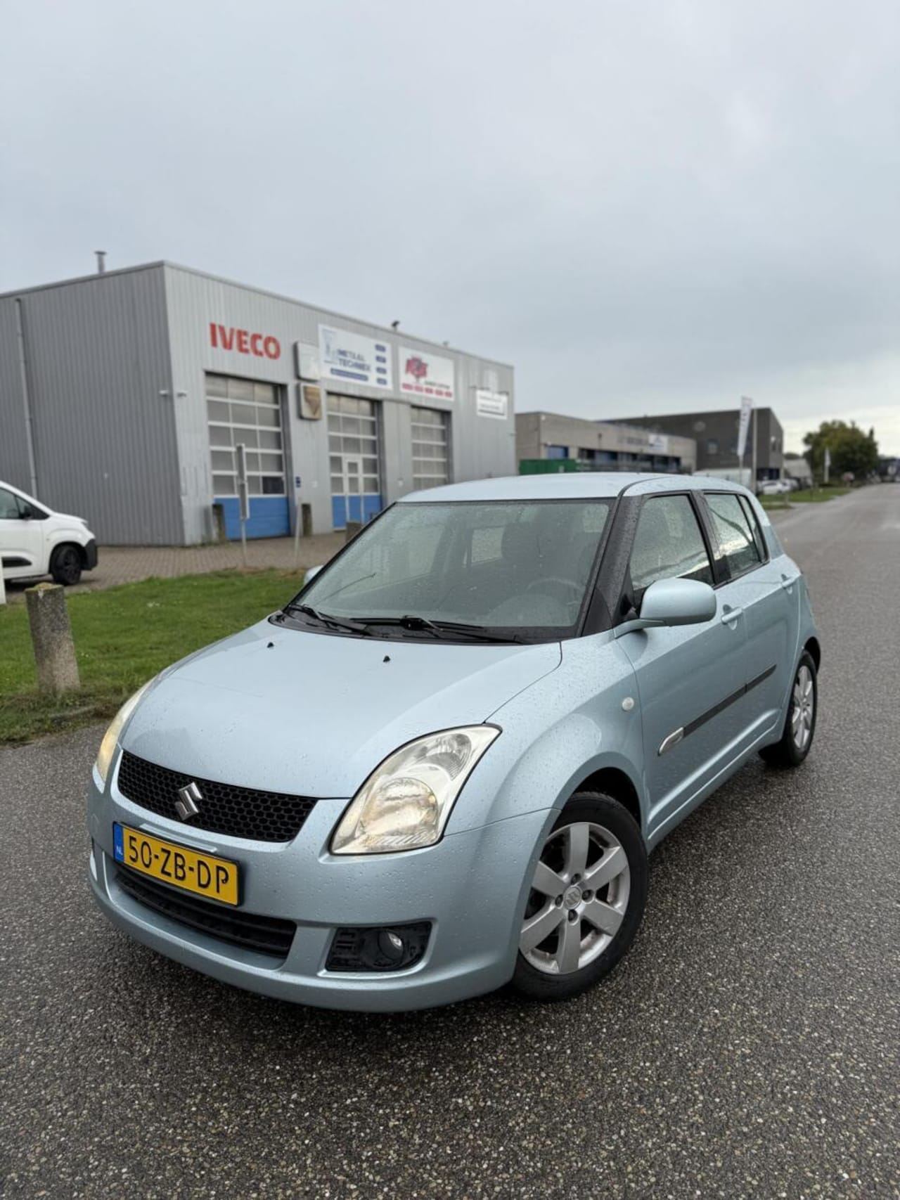 Suzuki Swift - 1.3 5-deurs CarPlay Airco Camera BOMVOL OPTIES - AutoWereld.nl