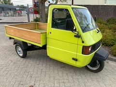 Piaggio Ape - TM Tuk Tuk met stuur en handpook