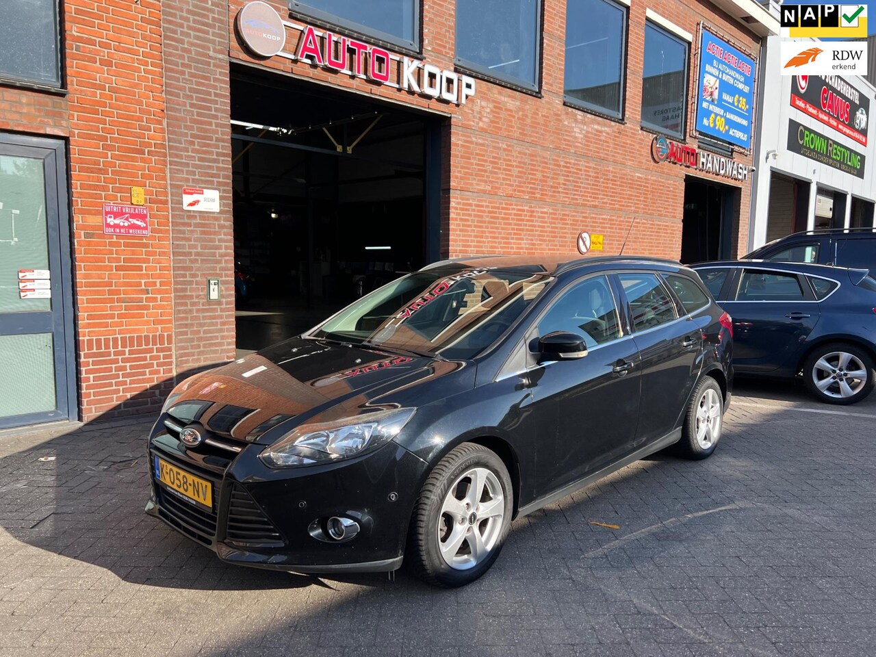 Ford Focus Wagon - 1.0 EcoBoost Titanium Clima Stoelverwarming - AutoWereld.nl