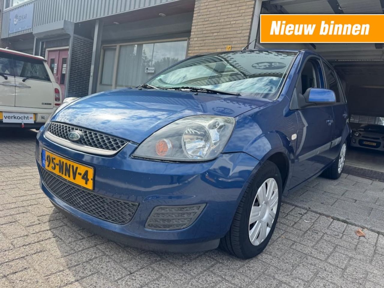 Ford Fiesta - 1.4-16V Ambiente 5drs AIRCO RIJDT GOED APK 3-2026 - AutoWereld.nl