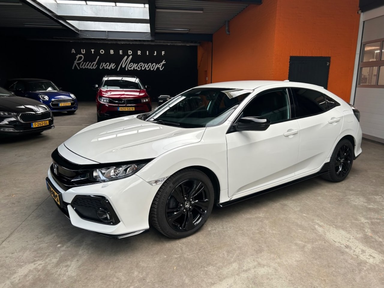Honda Civic - 1.0 I-VTEC EXECUTIVE / Leder / Camera / ad-Cruise - AutoWereld.nl