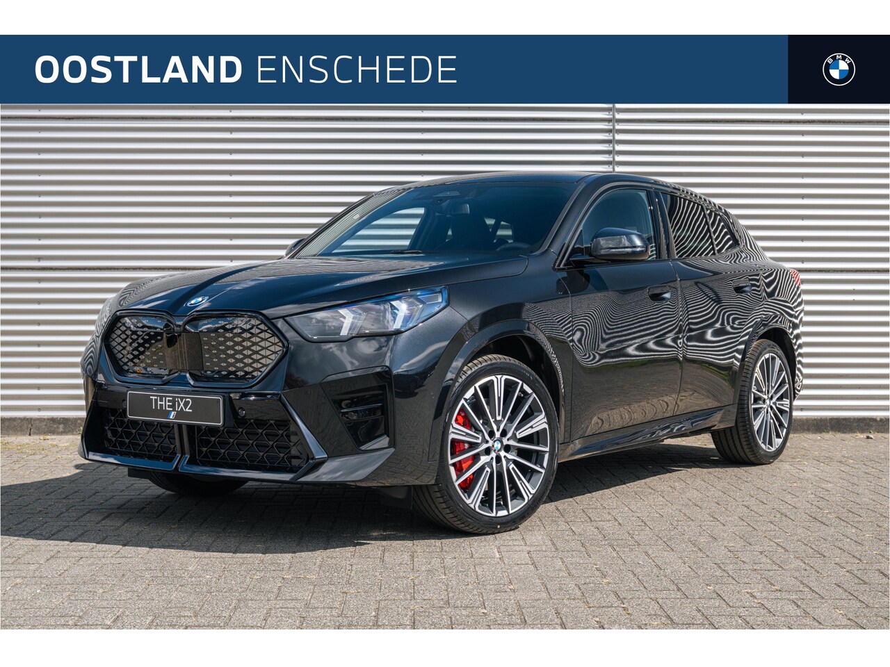 BMW iX2 - eDrive20 M Sport / Trekhaak / Sportstoelen / Achteruitrijcamera / Adaptieve LED / M Adapti - AutoWereld.nl