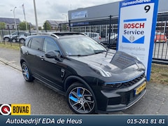 Lynk & Co 01 - 1.5 PHEV 261pk met o.a. panoramadak, 360 graden camera, navigatie met CarPlay, stoelverwar