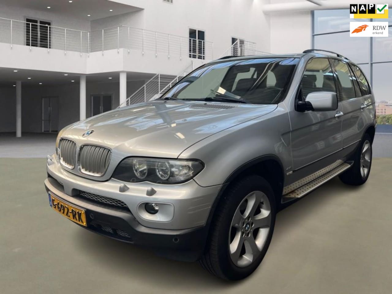 BMW X5 - 4.4i|YOUNGTIMER|AUT|XENON|DAKRAAM|NAVI - AutoWereld.nl