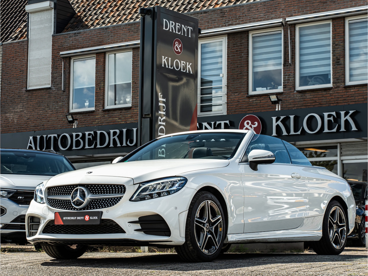 Mercedes-Benz C-klasse Cabrio - 180 Premium Plus Pack AMG CAMERA STOEL EN NEKVERW HIGH PERF LED - AutoWereld.nl