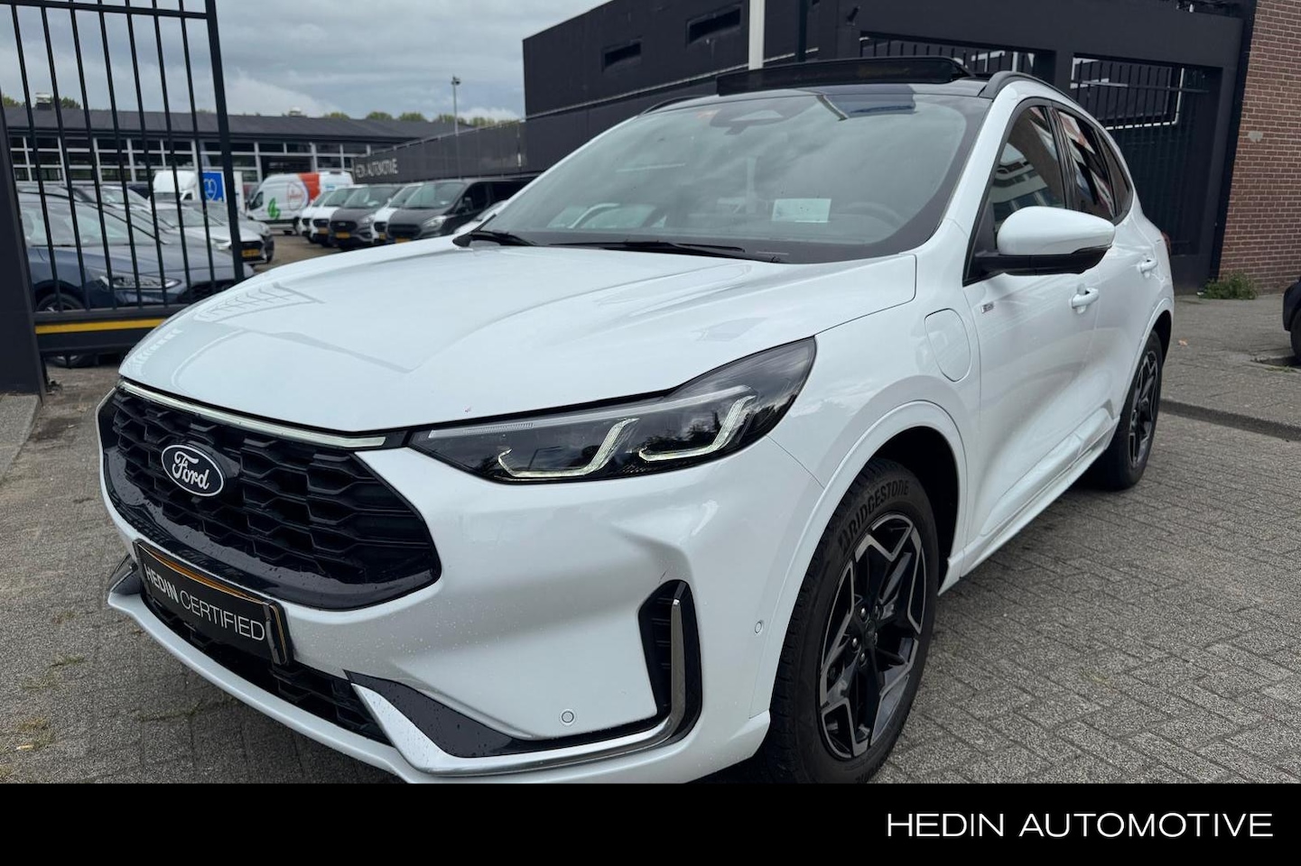 Ford Kuga - 2.5 PHEV ST-Line X | Winter Pack | Trekhaak | Panoramadak | Technology Pack | 19 inch - AutoWereld.nl
