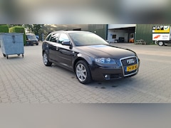 Audi A3 Sportback - 1.6 Attraction Pro Line Business