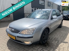 Ford Mondeo - 2.0-16V Futura LEUKE AUTO RIJDT EN SCHAKELT GOED