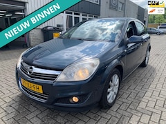 Opel Astra - 1.4 Temptation LEUKE AUTO RIJDT EN SCHAKELT GOED