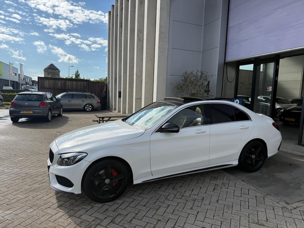 Mercedes-Benz C-klasse - 180 AMG Designo! PANO! INRUIL MOGELIJK! - AutoWereld.nl