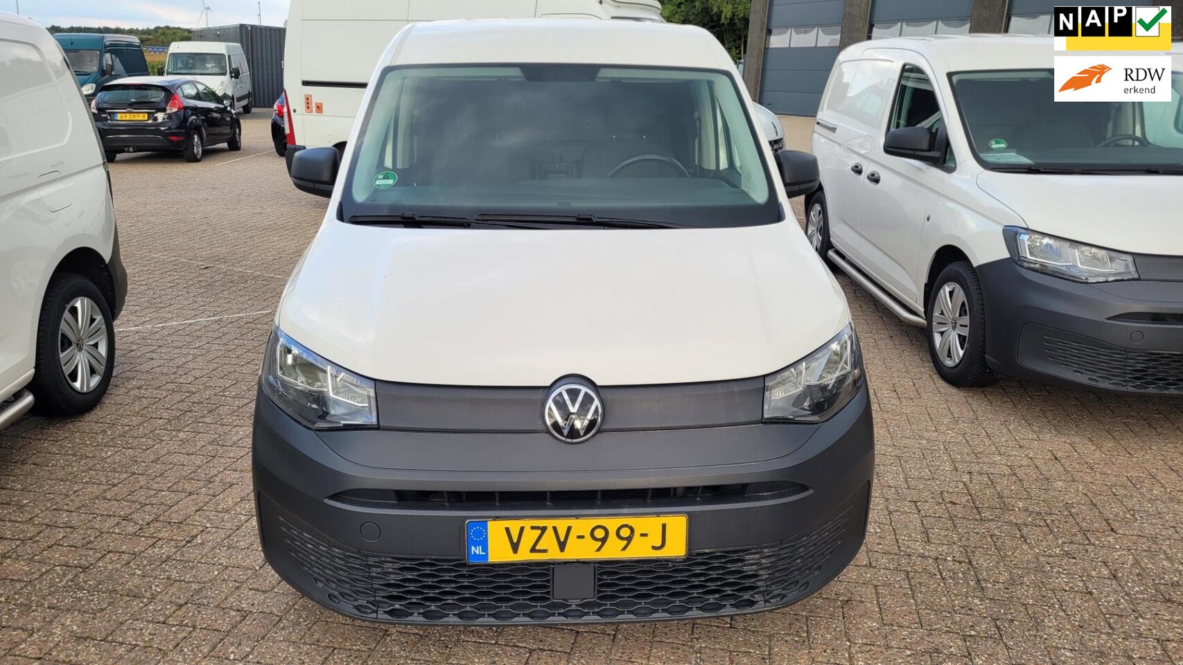 Volkswagen Caddy Cargo - 2.0 TDI Trend 122 pk Automaat *fabrieksgarantie* *1e eigenaar* - AutoWereld.nl