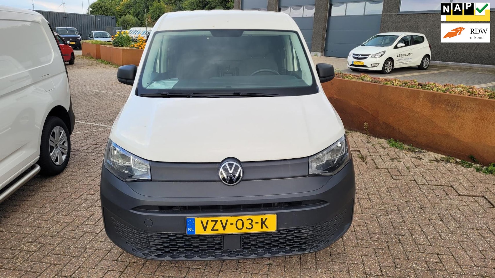 Volkswagen Caddy Cargo - 2.0 TDI Trend 122 pk Automaat *fabrieksgarantie* *1e eigenaar* - AutoWereld.nl