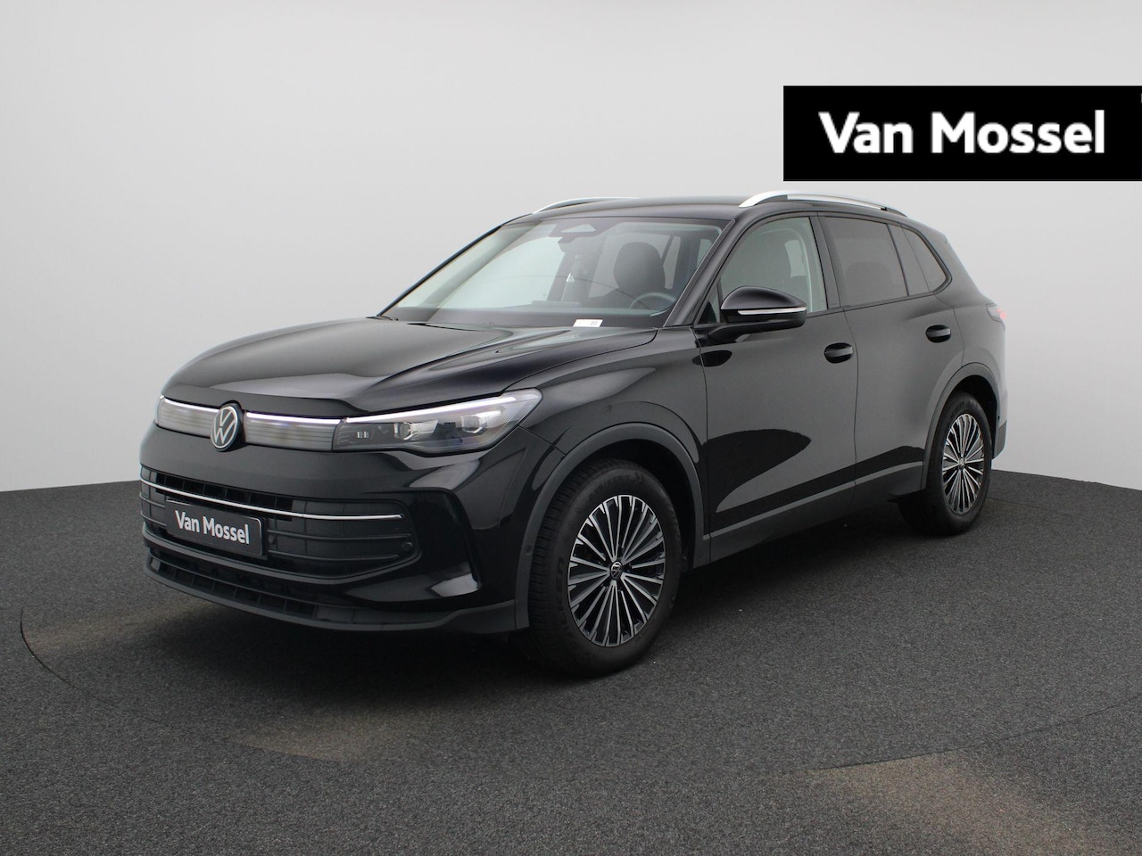 Volkswagen Tiguan - 1.5 eTSI Life Edition 131 PK | Trekhaak | Stoelverwarming | Stuurwielverwarming | 18 Inch - AutoWereld.nl