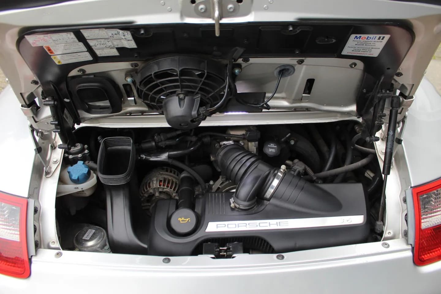 Porsche 911 - 3.6 Carrera CARRERA NAP Dealer onderhouden