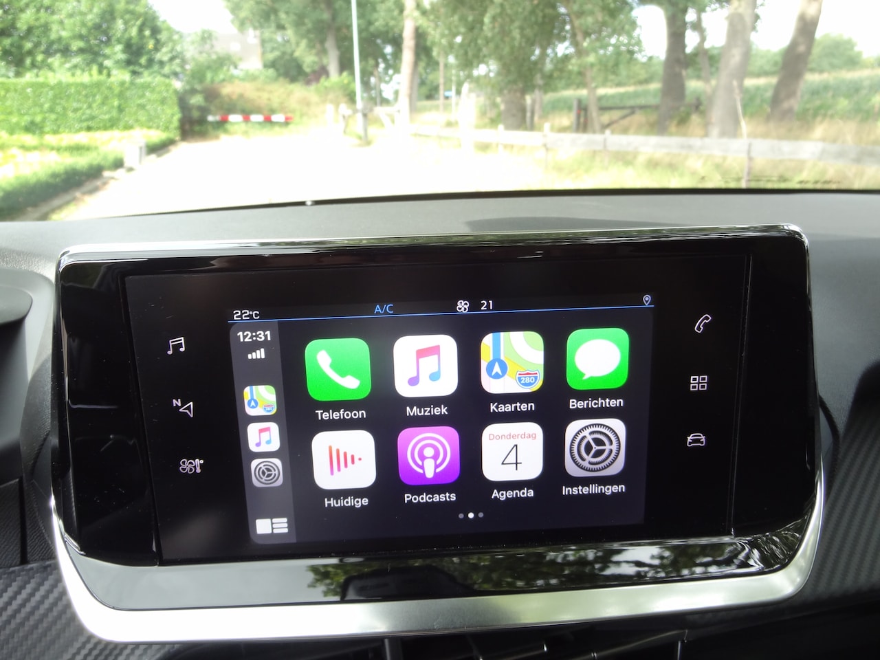 Peugeot 208 - 1.2 PureTech Allure Pack 5452 km ! Stoelverw Carplay Camera Radar Pdc Digital dashbord