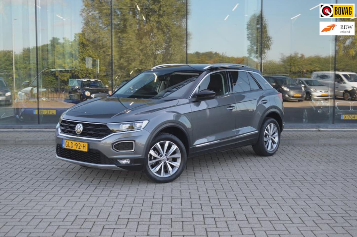 Volkswagen T-Roc - 1.5 TSI Sport | Trekhaak | Stoelverwarming | Navigatie | Inklapbare spiegels - AutoWereld.nl
