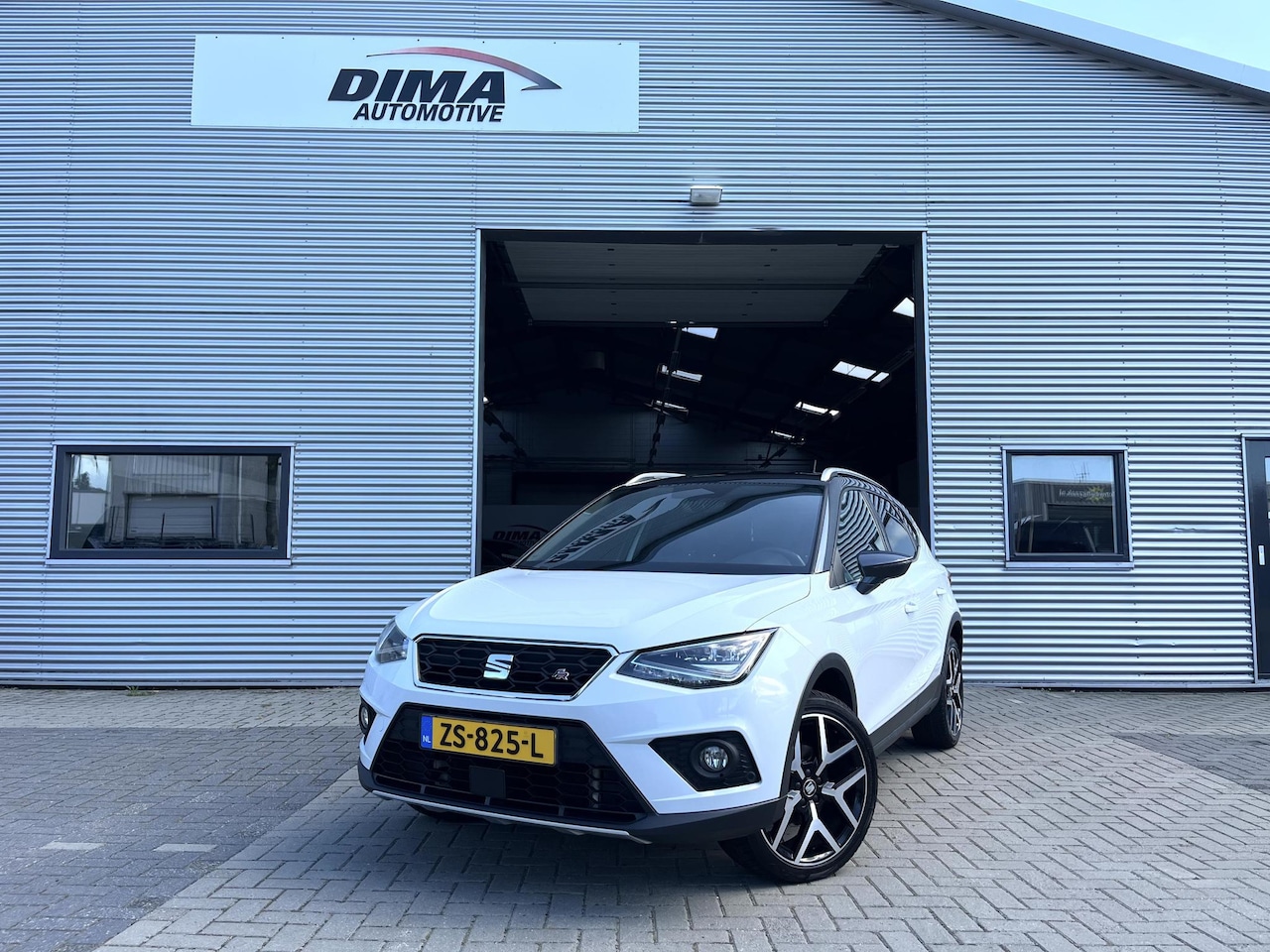 SEAT Arona - 1.0 TSI FR Automaat / LED / Car-Play / Camera - AutoWereld.nl