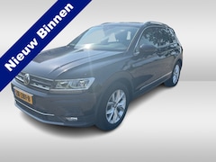Volkswagen Tiguan - 1.5 TSI ACT Highline / Led verlichting / Camera / Adaptive cruise / DSG / Alcantara / Virt