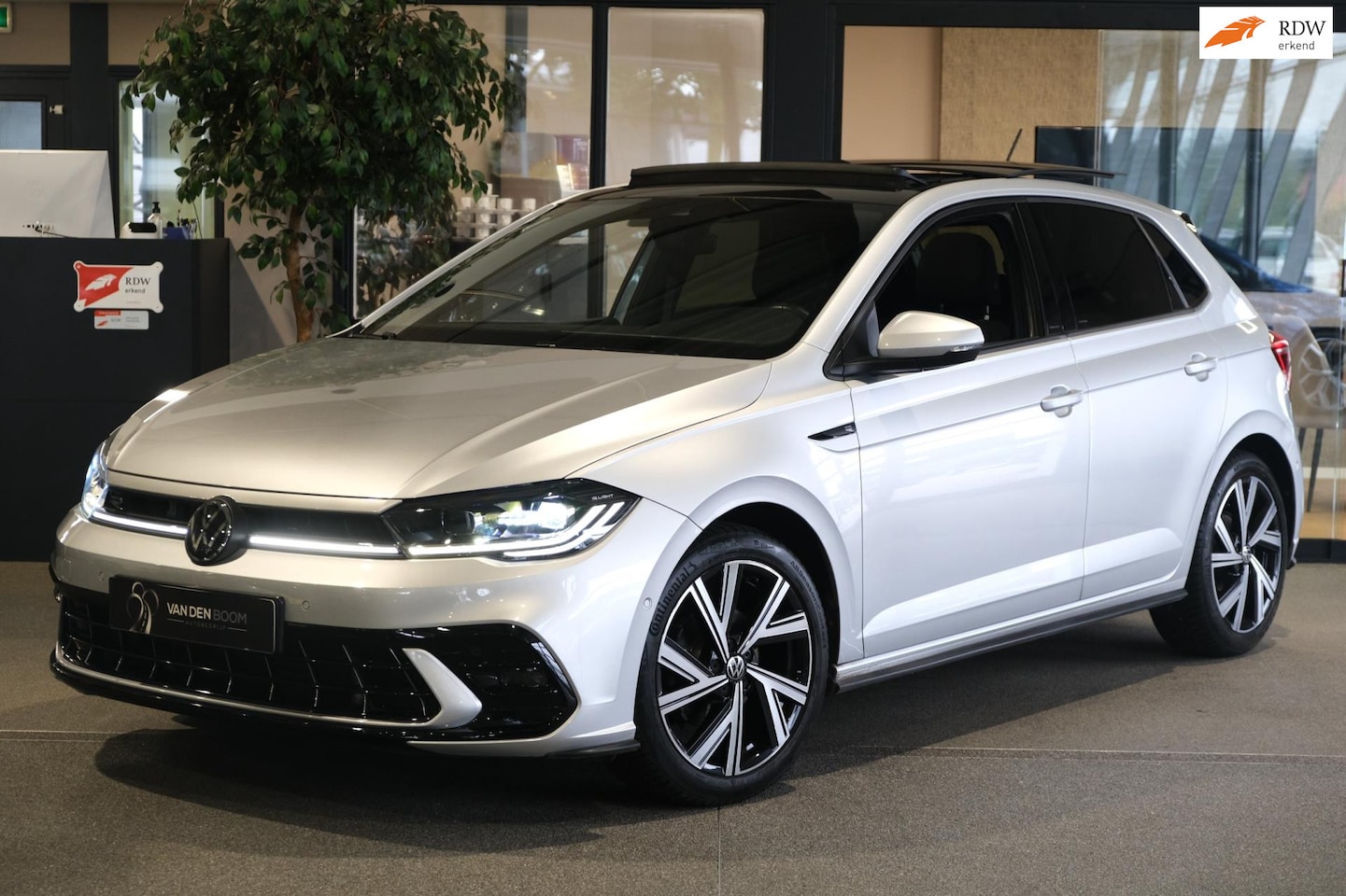 Volkswagen Polo - 1.0 TSI 2x R-Line DSG Pano IQ Cam Navi Virtual - AutoWereld.nl