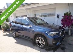 BMW X1 - xDrive 25e Advantage Panoramadak Trekhaak LED Achteruitrijcamera Navi Pro HiFi-speakersyst