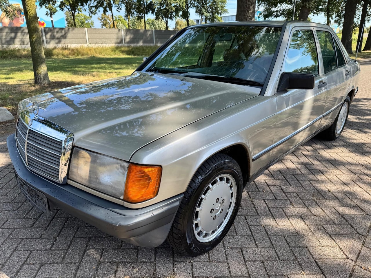 Mercedes-Benz 190-serie - 2.0 190d 1985 Oldtimer nette staat! - AutoWereld.nl