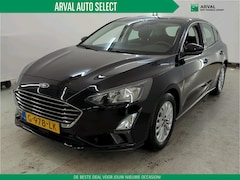 Ford Focus - 1.0 EcoBoost 125pk Titanium Business Hatchback | Trekhaak | Navi | CarPlay | 16" | Comfort