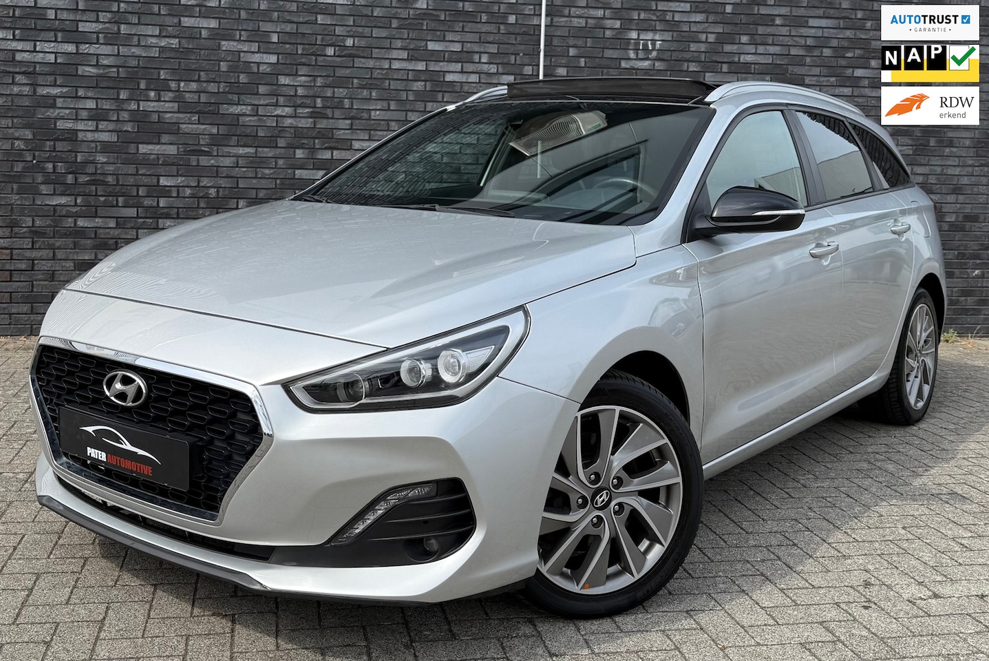 Hyundai i30 Wagon - 1.4 T-GDI Premium Panorama|Camera|1400kg trekgewicht|DAB|Apple Carplay|Trekhaak monteren m - AutoWereld.nl