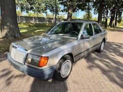 Mercedes-Benz 200-500 (W124) - 250 D 1985 Automaat oldtimer