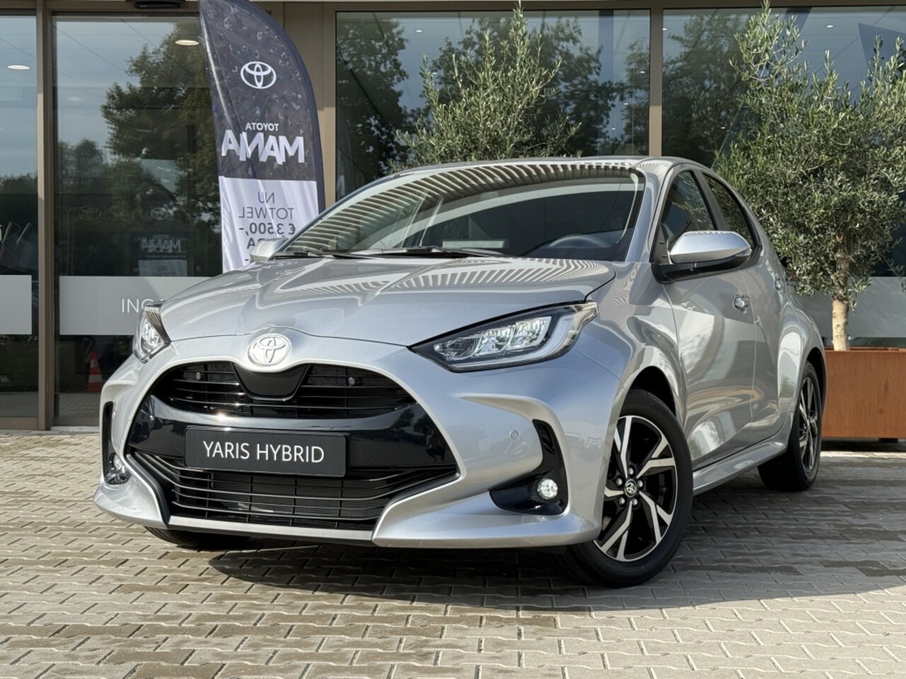 Toyota Yaris - 115 Dynamic | Comfort pack | Metallic lak - AutoWereld.nl