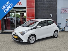 Toyota Aygo X - X-PLAY LIMITED AIRCO APPLE/ANDROID CAMERA