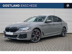 BMW 5-serie - 545e xDrive High Executive M Sport Automaat / Achteruitrijcamera / Soft-Close / Stoelventi
