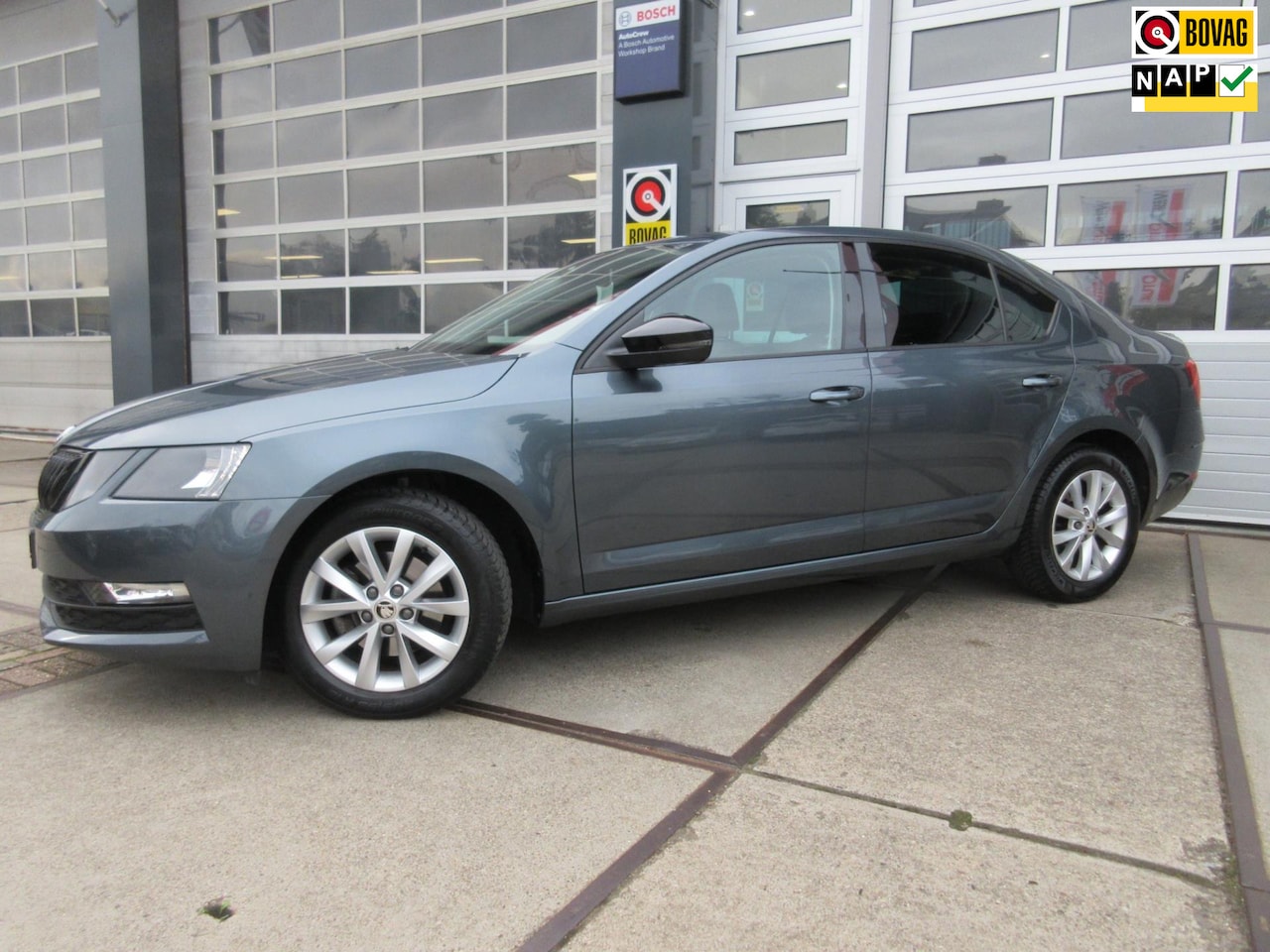 Skoda Octavia - 1.5 TSI Greentech Business Edition / Carplay / Trekhaak - AutoWereld.nl