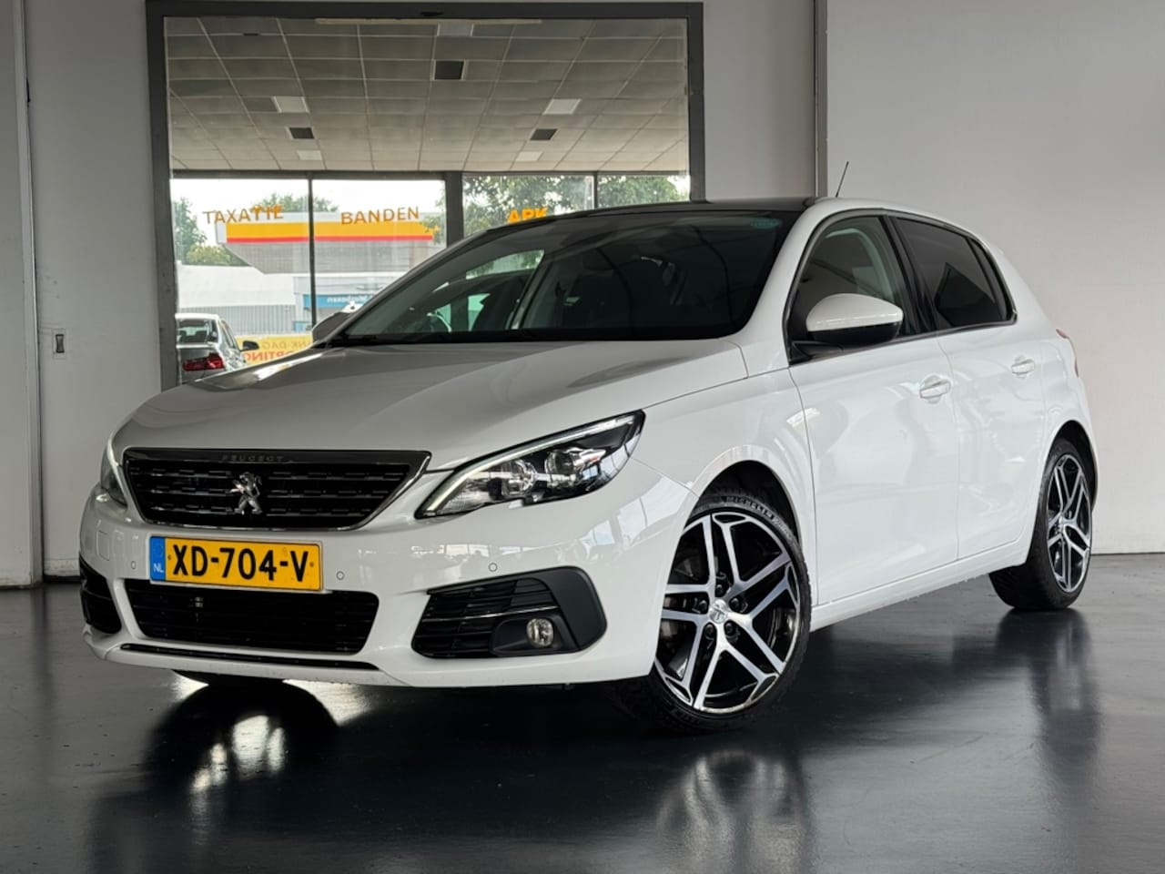 Peugeot 308 - 1.2 PureTech Allure | Automaat | Panorama dak | Flippers - AutoWereld.nl