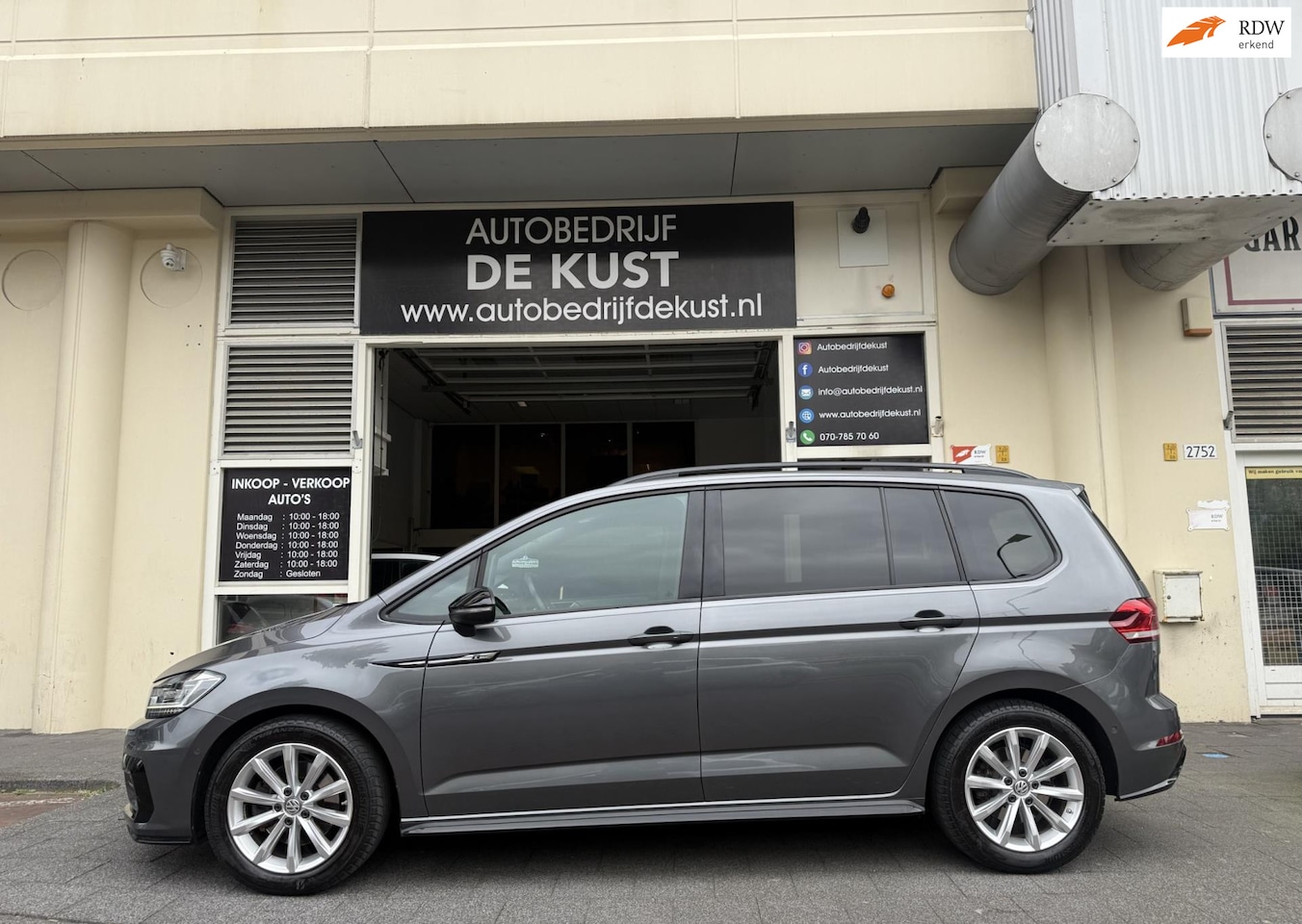 Volkswagen Touran - 1.8 TSI DSG 2018 R-Line 7P Pano Leder ACC - AutoWereld.nl