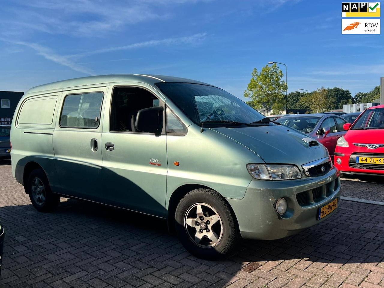 Hyundai H 200 - 2.5 CRDi Luxe lang DC 5 ZITS/AIRCO - AutoWereld.nl