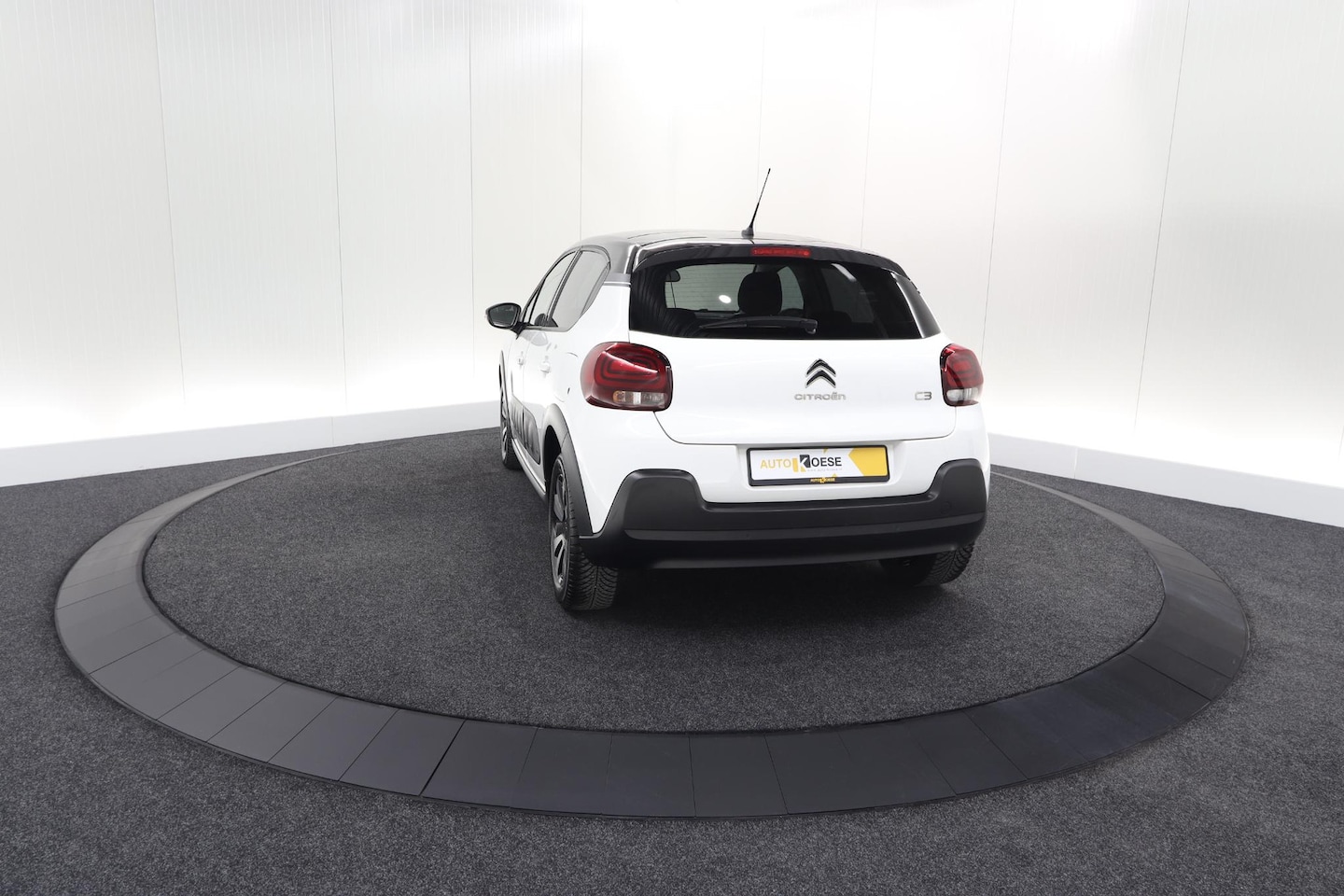 Citroën C3 - PureTech 110 EAT6 Feel Edition | Panoramadak | Apple Carplay | Parkeersensoren | 16 Inch L - AutoWereld.nl