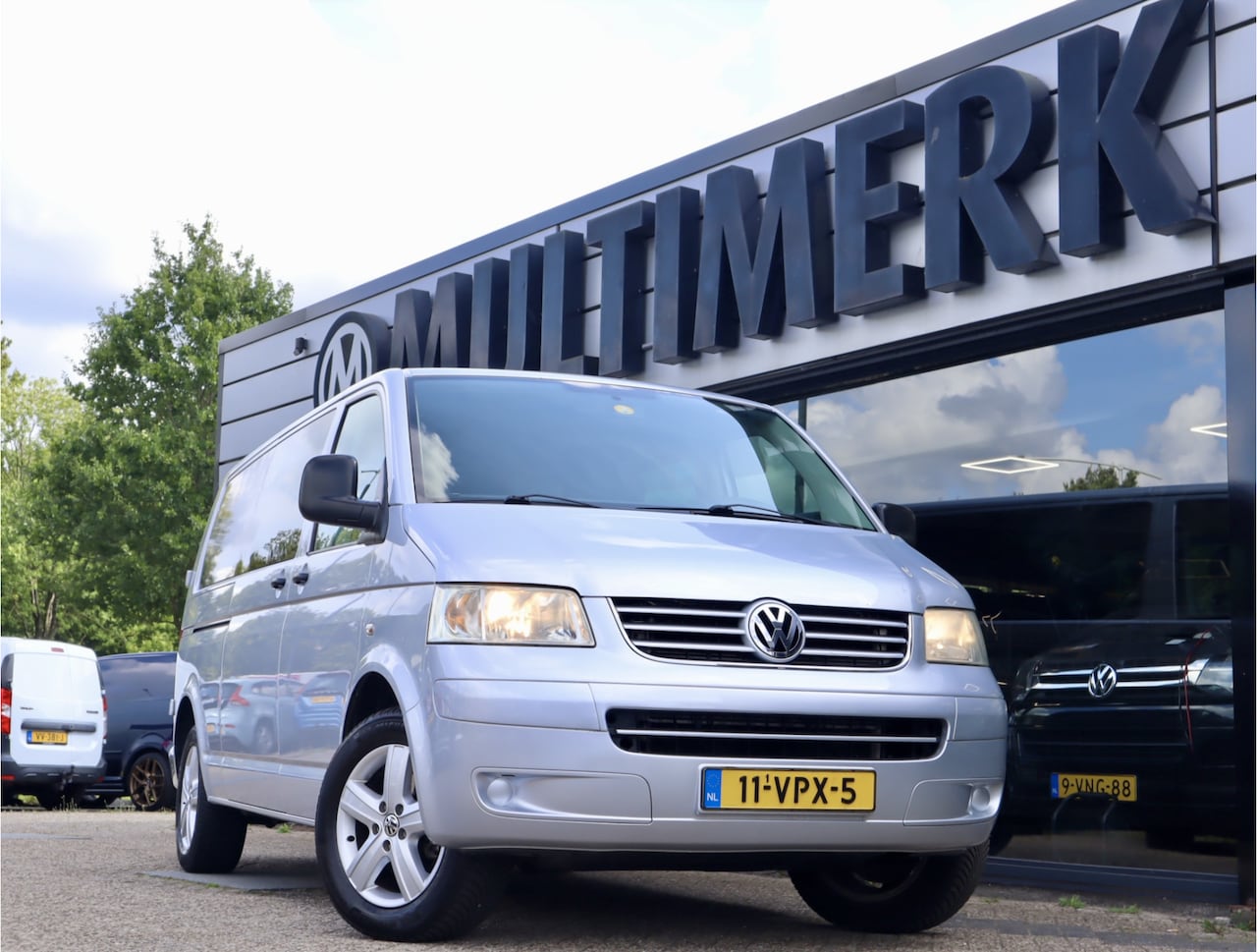 Volkswagen Transporter - 2.5 TDI AUTOMAAT LANG DUBBELE CABINE - AutoWereld.nl