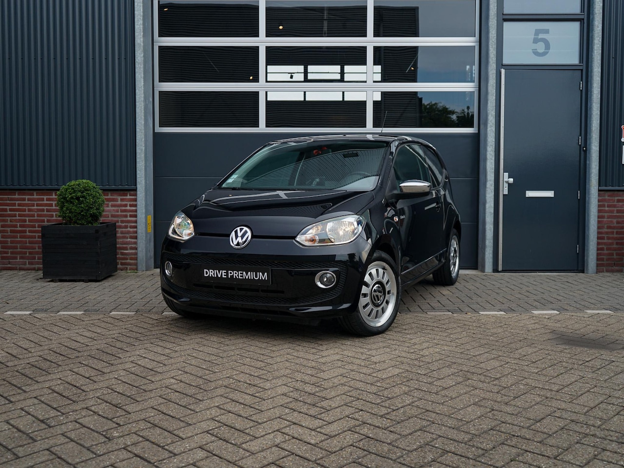 Volkswagen Up! - 1.0 Black up! - AutoWereld.nl