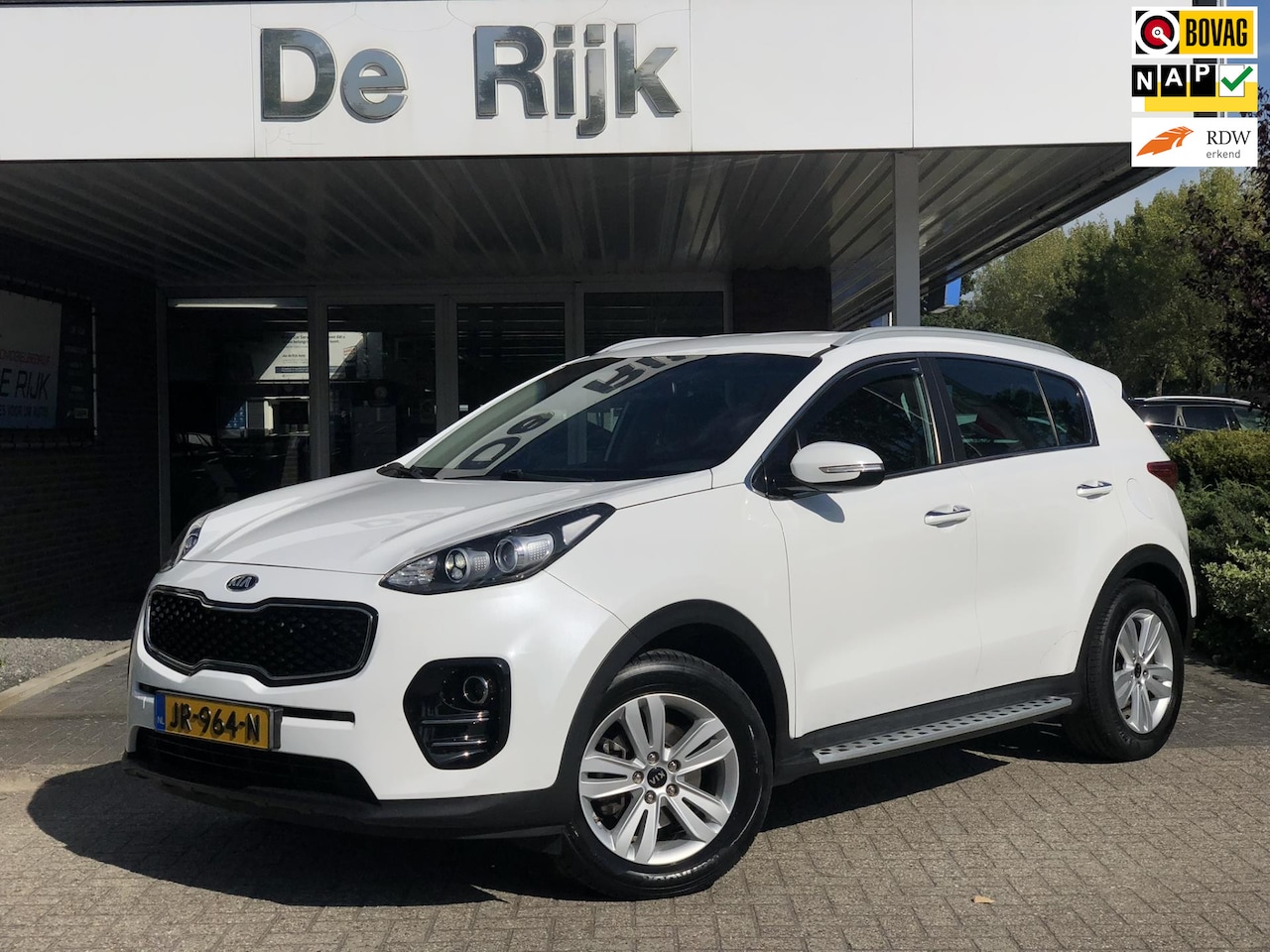Kia Sportage - 1.6 GDI First Edition | Nieuw model | Navi, Camera, Climate, Trekhaak, Treeplanken | Deale - AutoWereld.nl