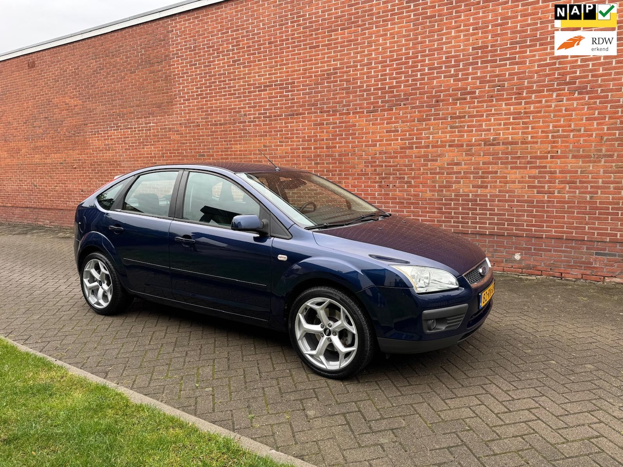 Ford Focus - 2.0-16V Titanium Clima Leder - AutoWereld.nl