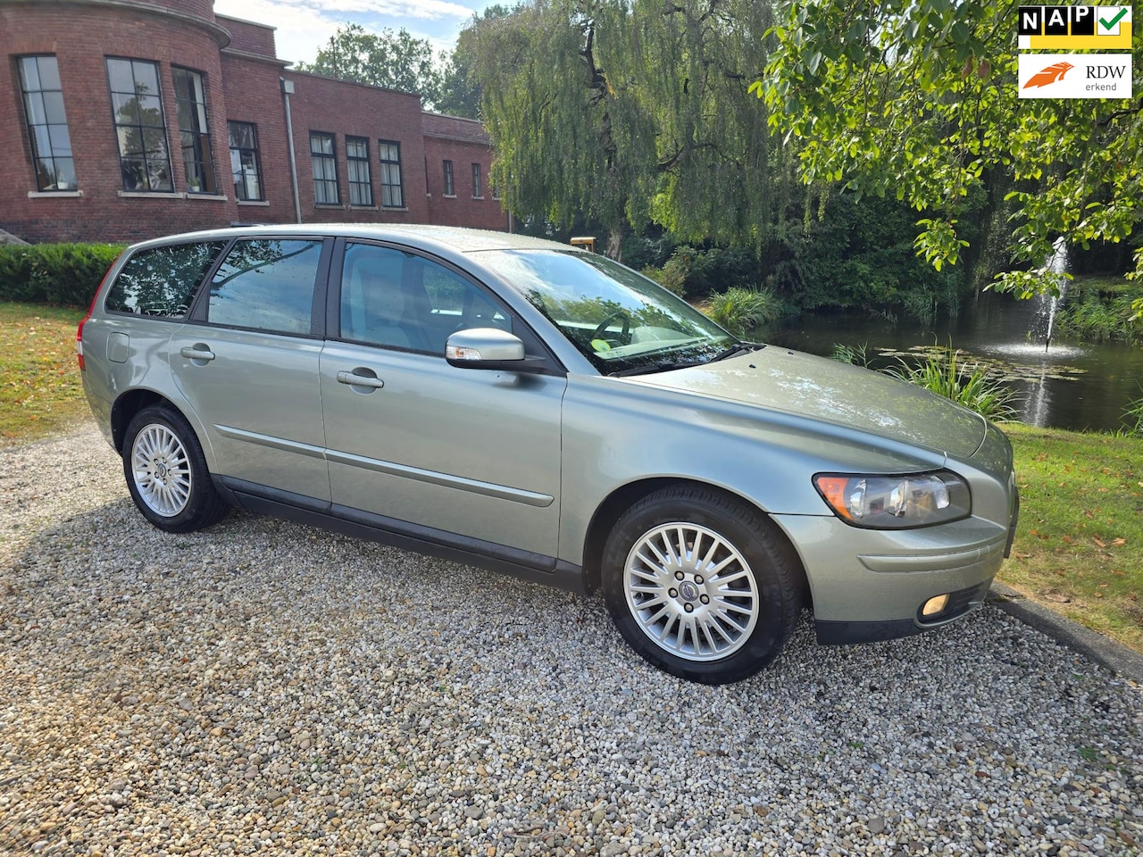 Volvo V50 - 2.0i Edition II AiRCO CRUiSE trekhaak - AutoWereld.nl