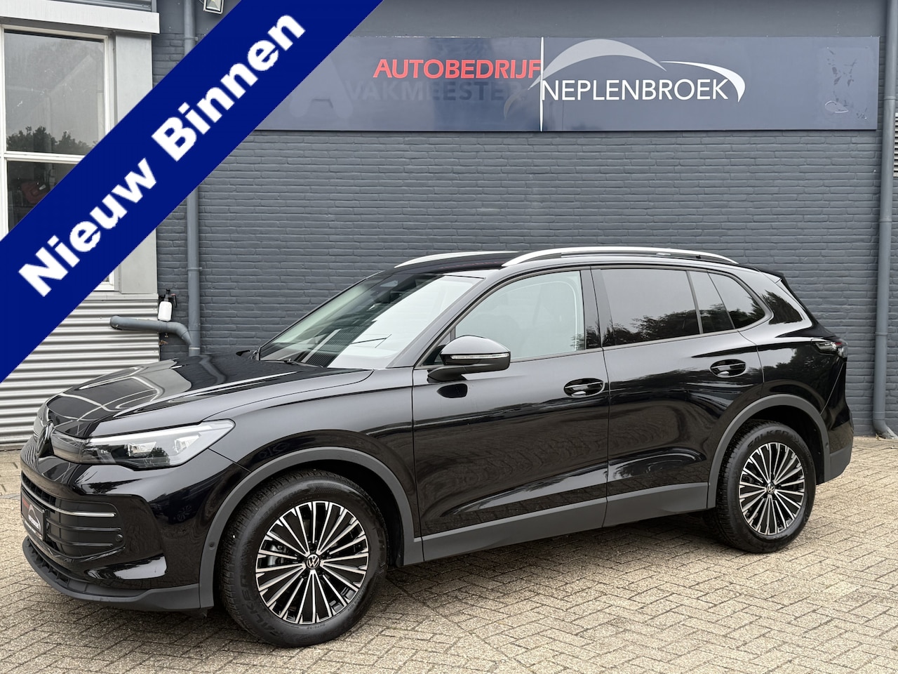 Volkswagen Tiguan - 1.5 eTSI Life Edition Trekhaak,18Inch,Clima 150pk | Automaat | Stoelverwarming | Digital C - AutoWereld.nl