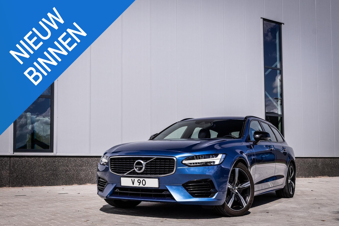 Volvo V90 - 2.0 T8 AWD R-Design 360° | Head-up | vol | als nieuw | dealer onderhouden | - AutoWereld.nl