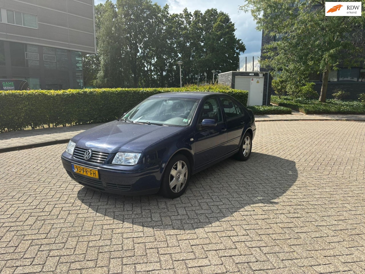 Volkswagen Bora - 1.6-16V Highline 1.6-16V Highline - AutoWereld.nl
